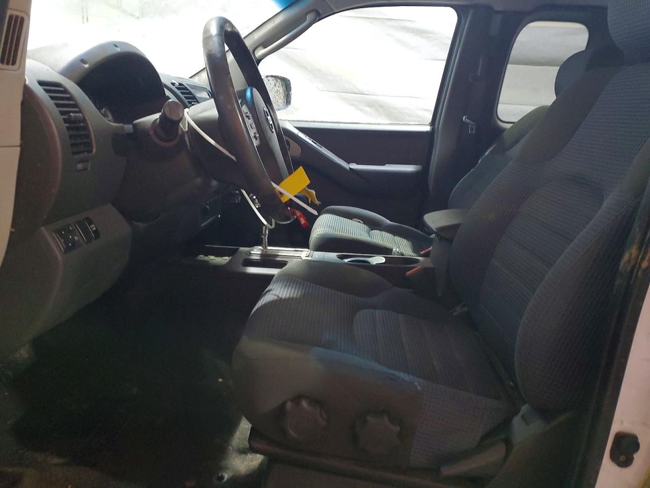 2005 Nissan Frontier King Cab LE