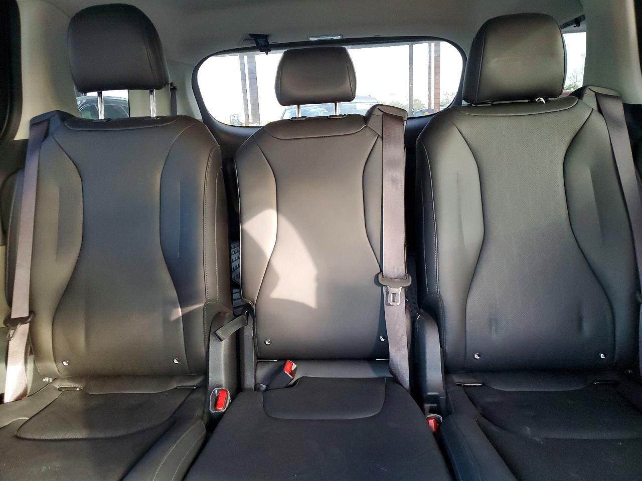 2025 KIA Carnival ex