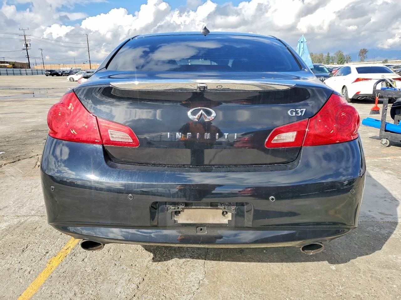 2013 Infinity G37