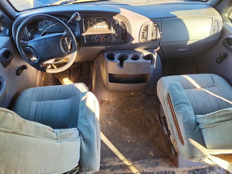 2000 Dodge Ram van B2500