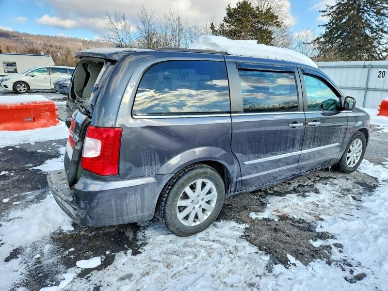 2016 Chrysler Town & Country Touring