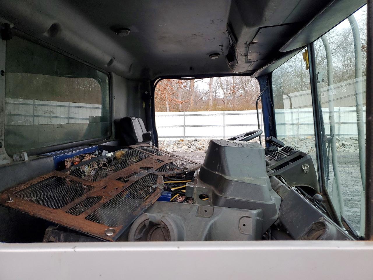 2013 Mack MRU613 Refuse Truck