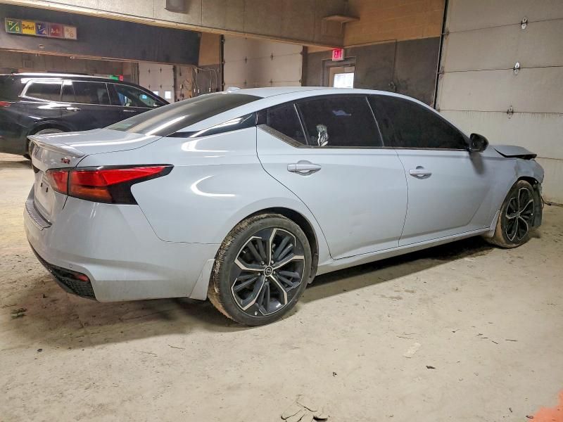 2023 Nissan Altima sr