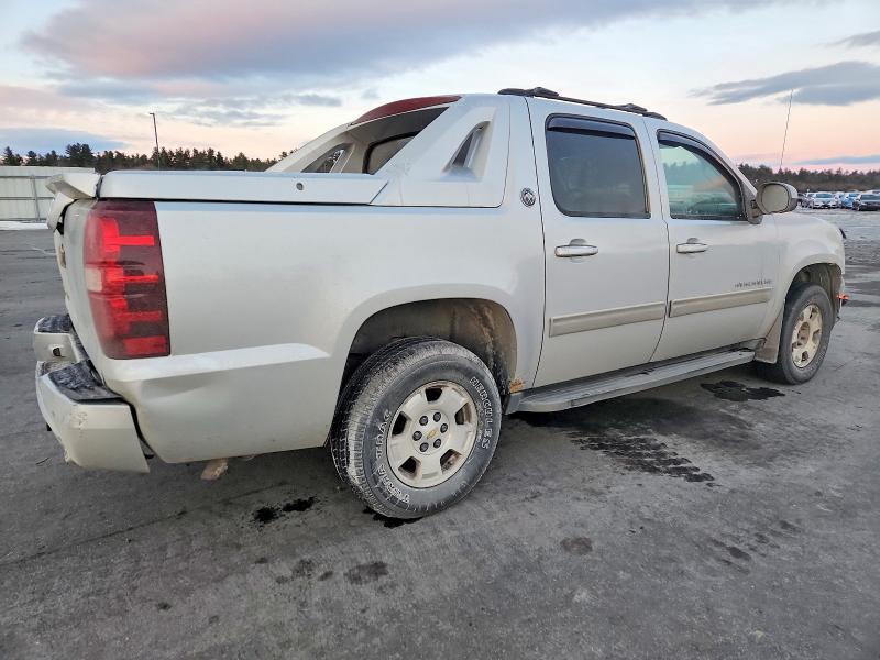 2013 Chevrolet Avalanche ls