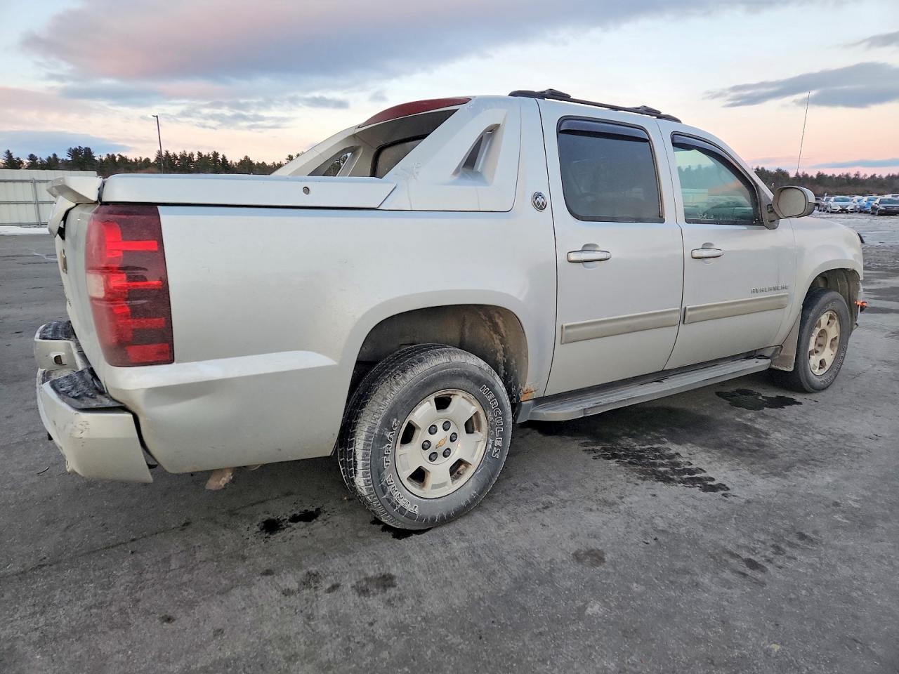 2013 Chevrolet Avalanche ls