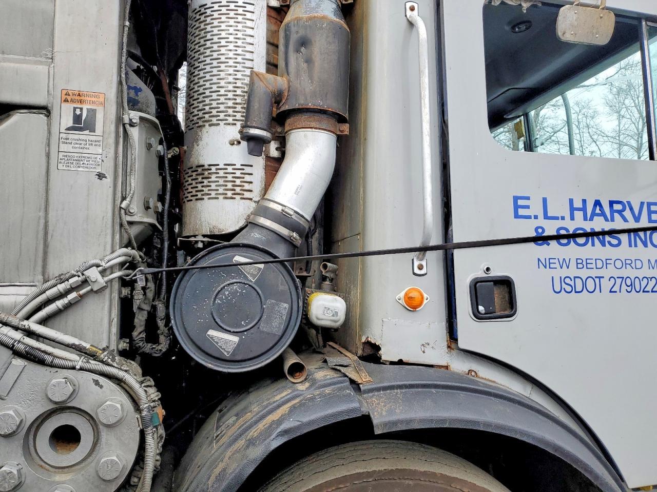 2013 Mack MRU613 Refuse Truck