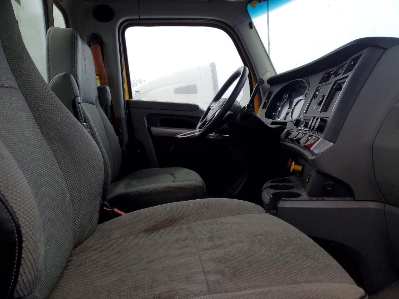 2021 Kenworth Construction T680