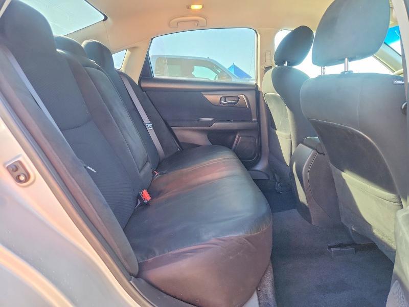 2015 Niss Altima 2.5 s