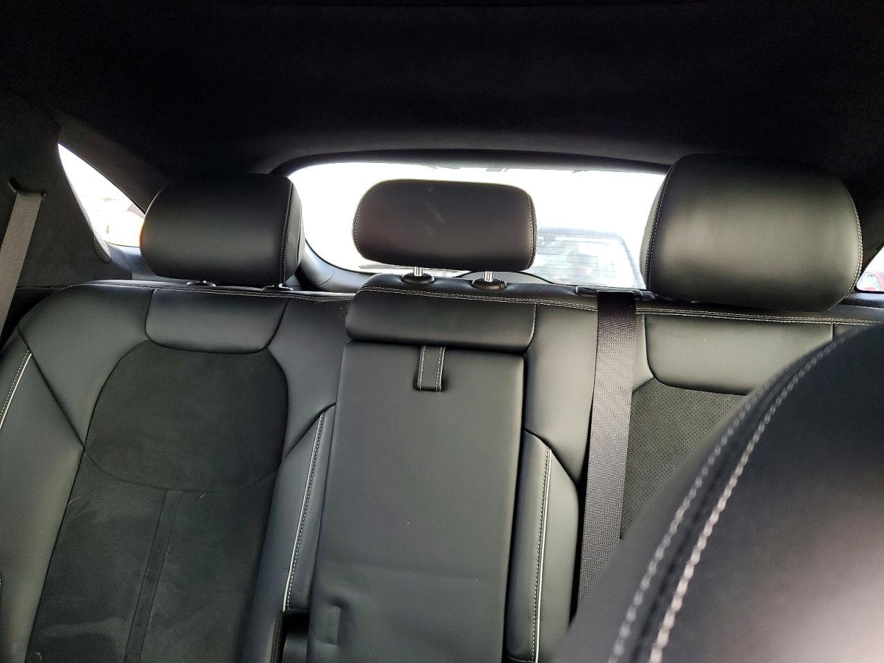 2022 Genesis Gv70 Base