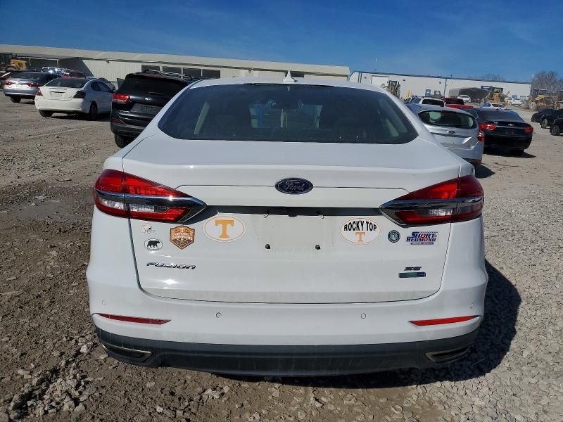 2020 Ford Fusion se