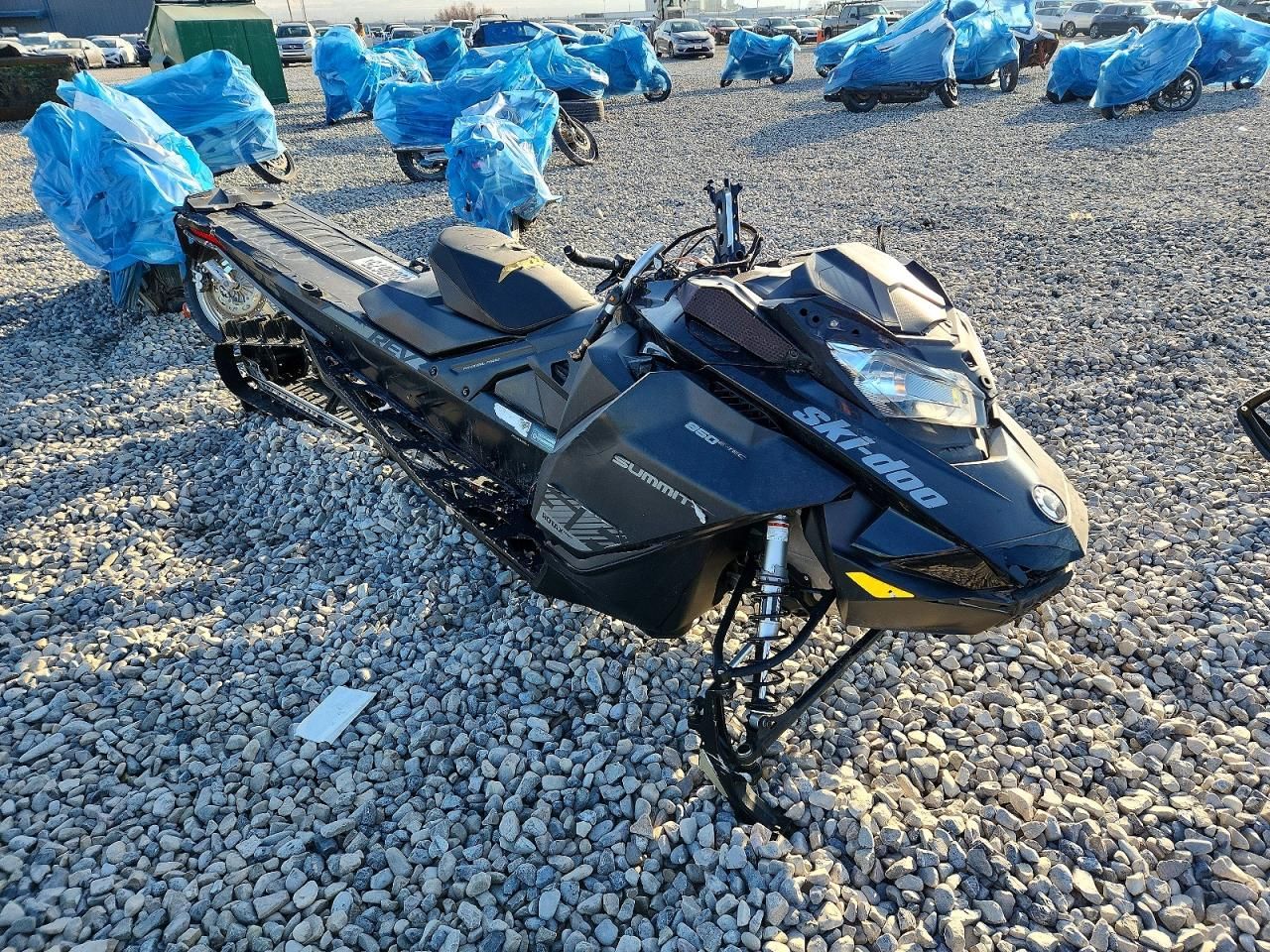 2019 Bombardier 2019 SKI DOO Summit X 850 REV