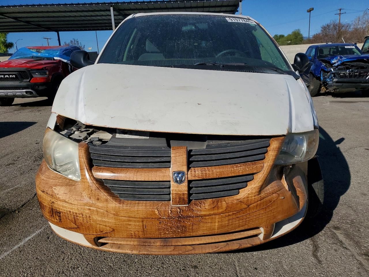 2005 Dodge Grand Caravan se