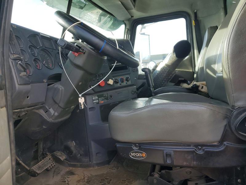 2010 Mack CHU613 Dump Truck