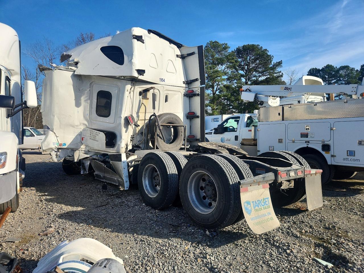 2022 Freightliner Cascadia 126 Semi Truck