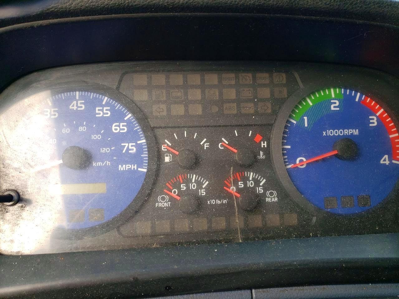 2005 Hino 268 BOX Truck