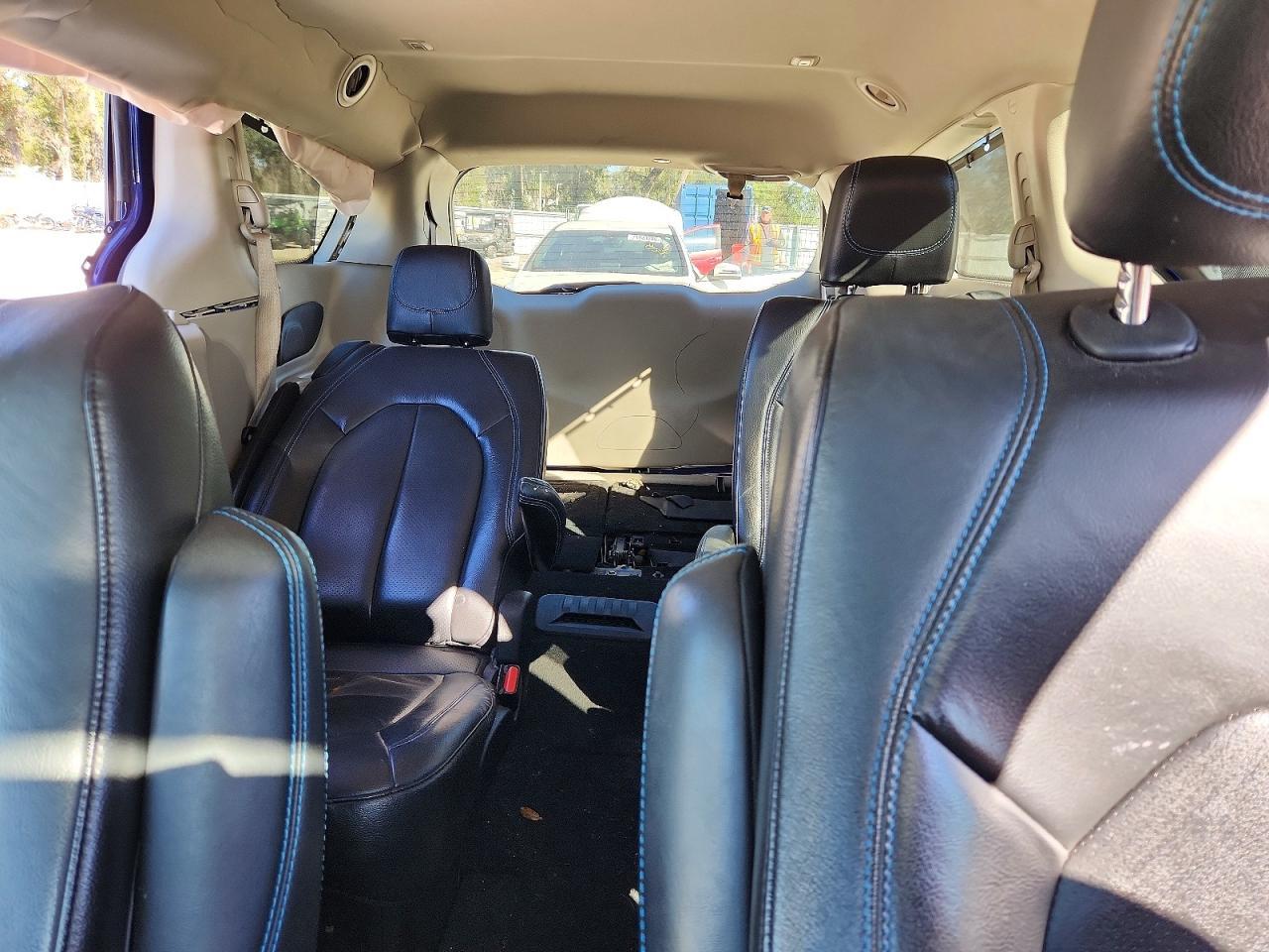 2021 Chrysler Pacifica Touring l