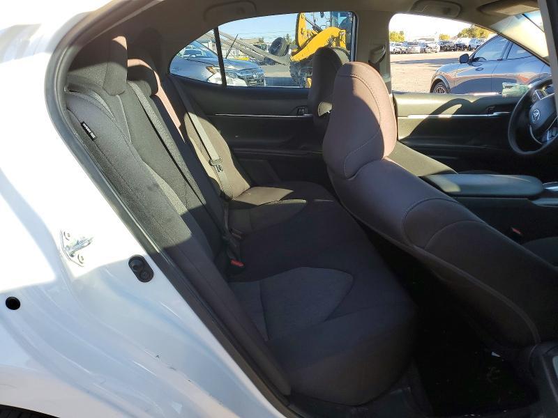 2021 Toyota Camry le