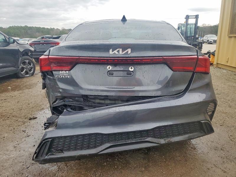 2024 KIA Forte lx