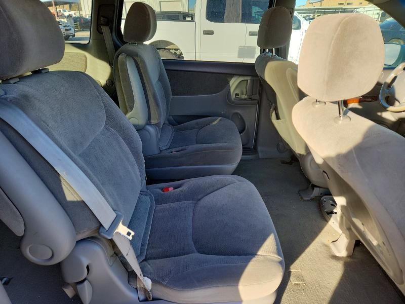 2004 Toyota Sienna xle