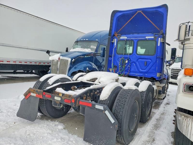 2021 Freightliner Cascadia 116 Semi Truck