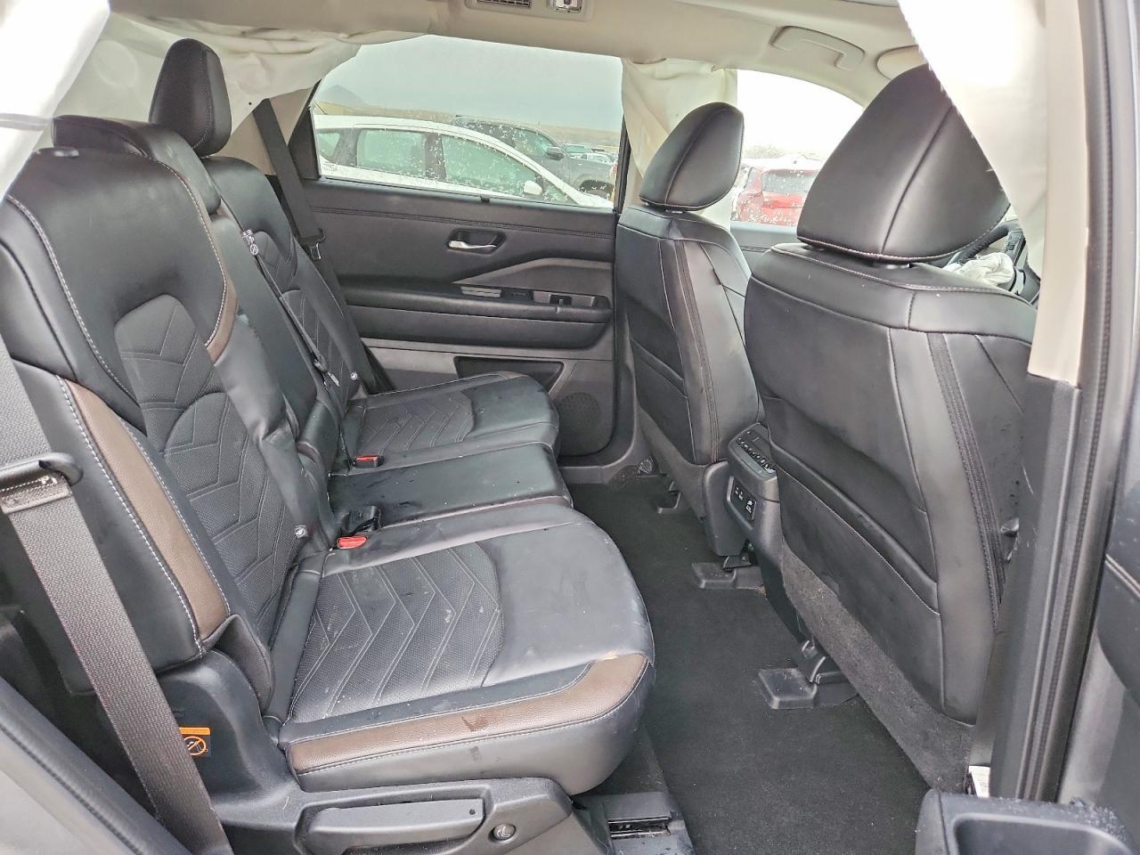 2024 Nissan Pathfinder Platinum
