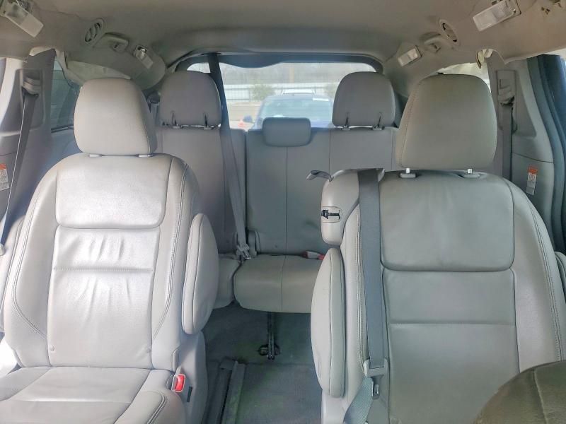 2015 Toyota Sienna xle