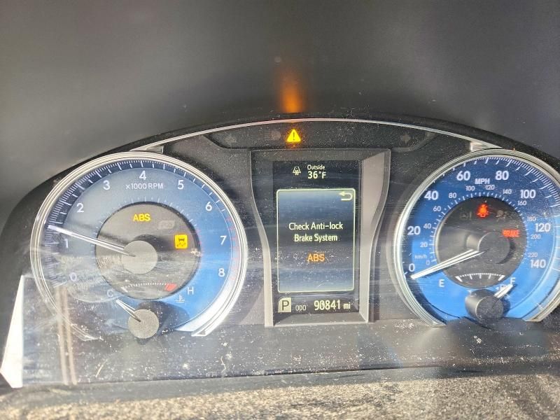 2016 Toyota Camry le