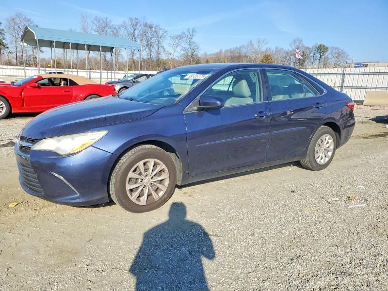 2015 Toyota Camry le
