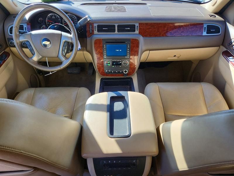 2011 Chevrolet Suburban K1500 ltz