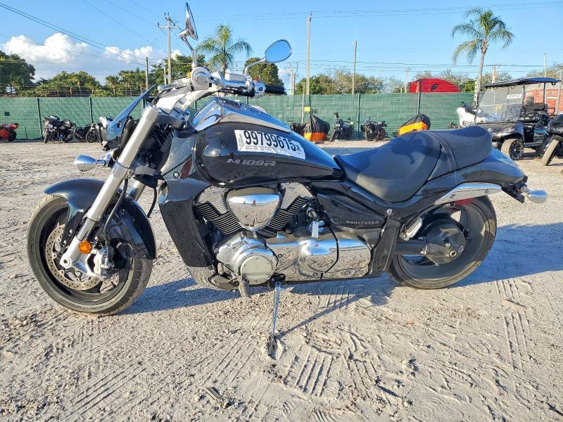 2025 Suzuki Vzr1800