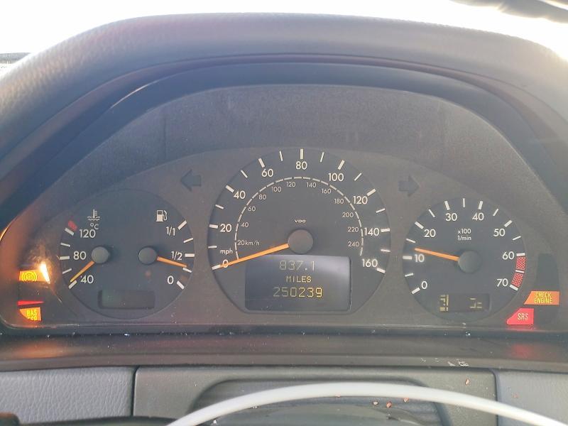 2001 Mercedes-Benz E 320