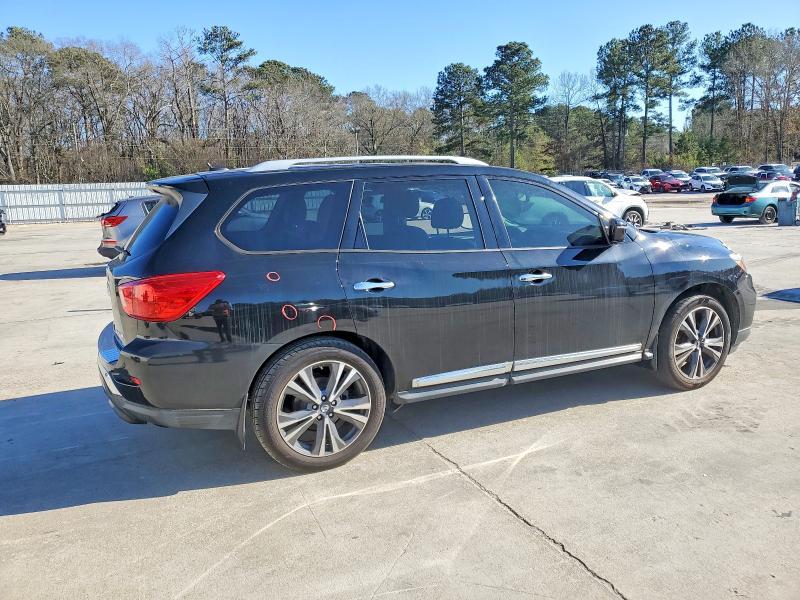 2017 Nissan Pathfinder s