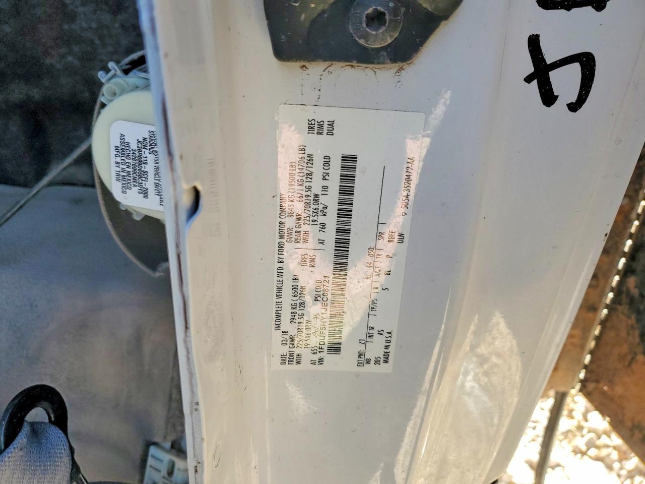 2018 Ford F550 Super Duty Flatbed Truck