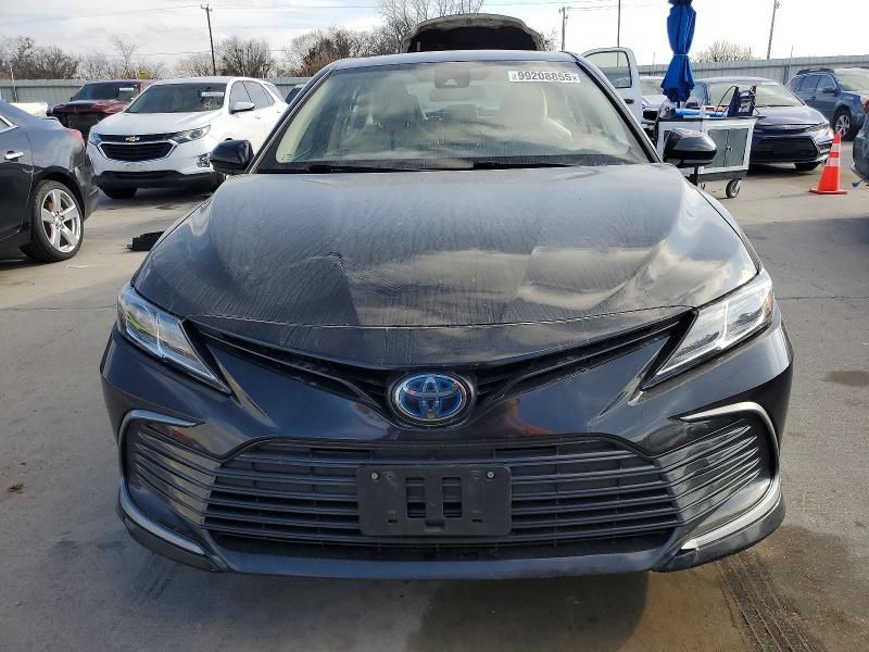2022 Toyota Camry le