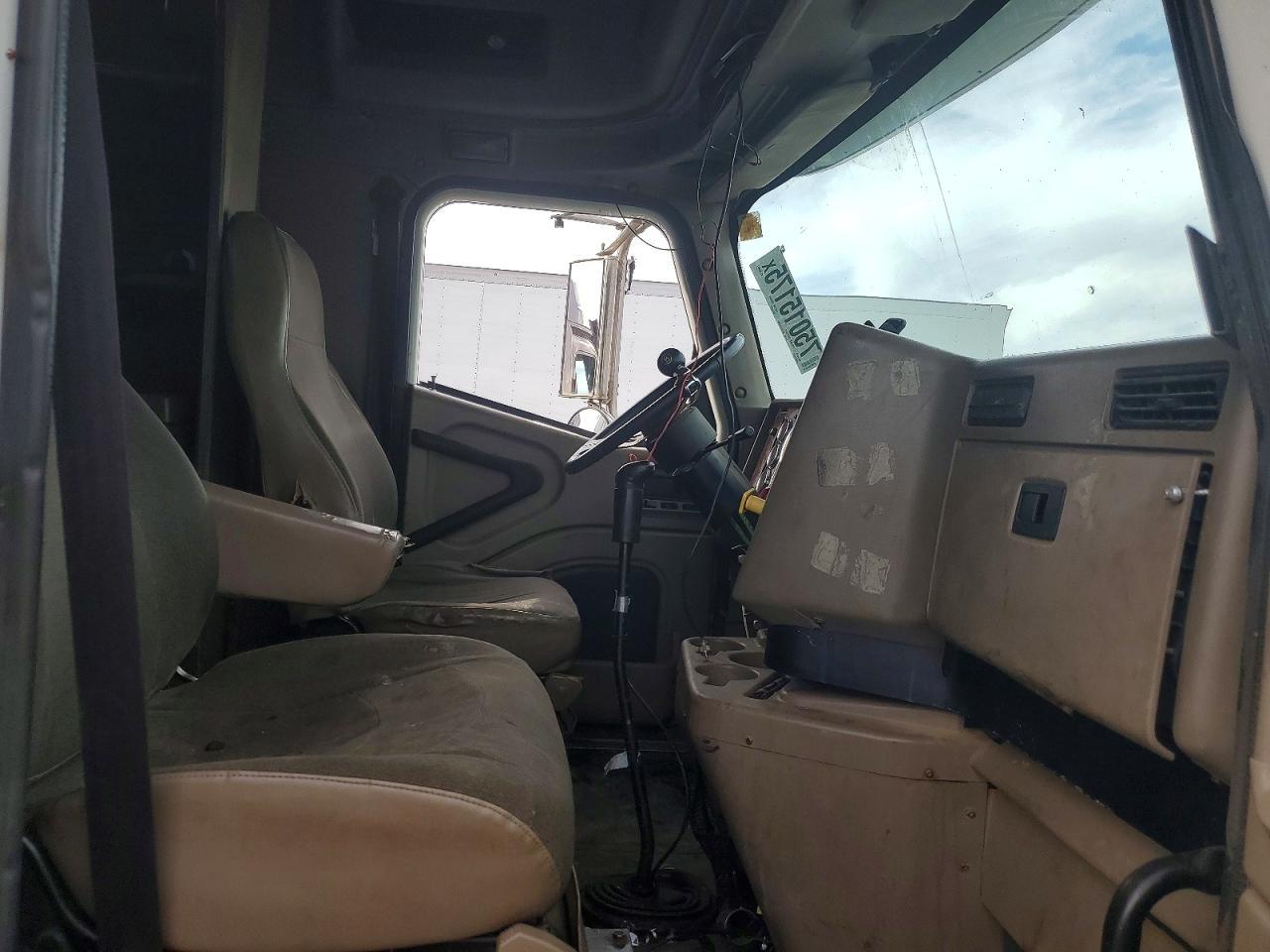 2006 International 2000 International 9400I Semi Truck