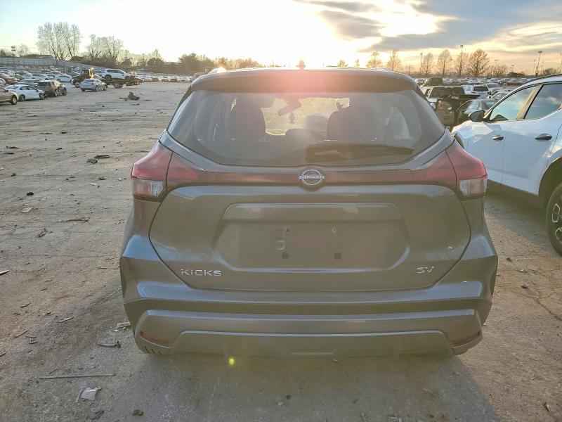 2024 Nissan Kicks sv