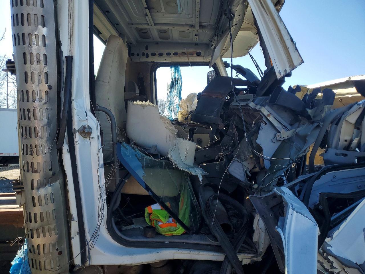 2004 Volvo Vhd Roll-off Container Truck