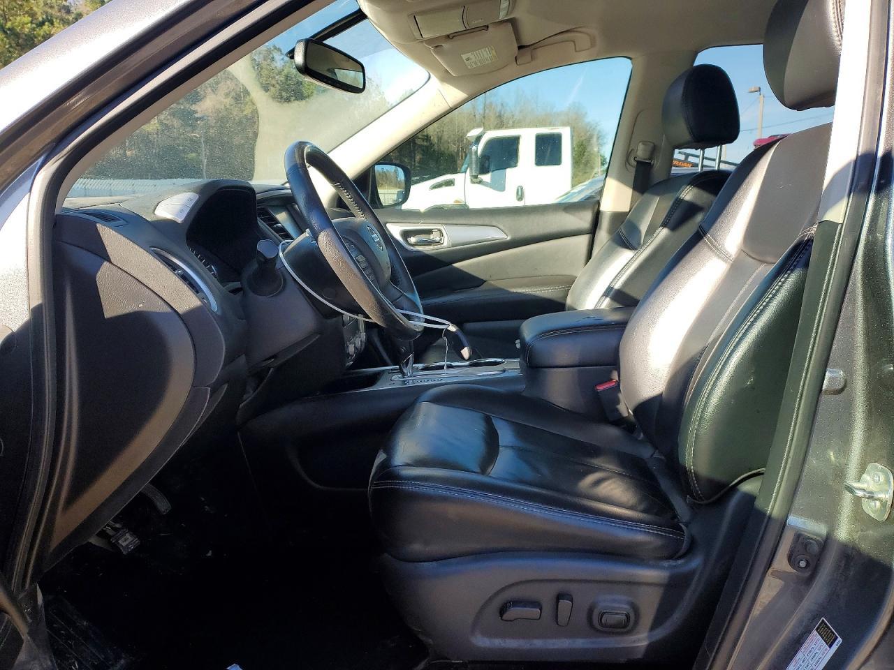 2018 Nissan Pathfinder s