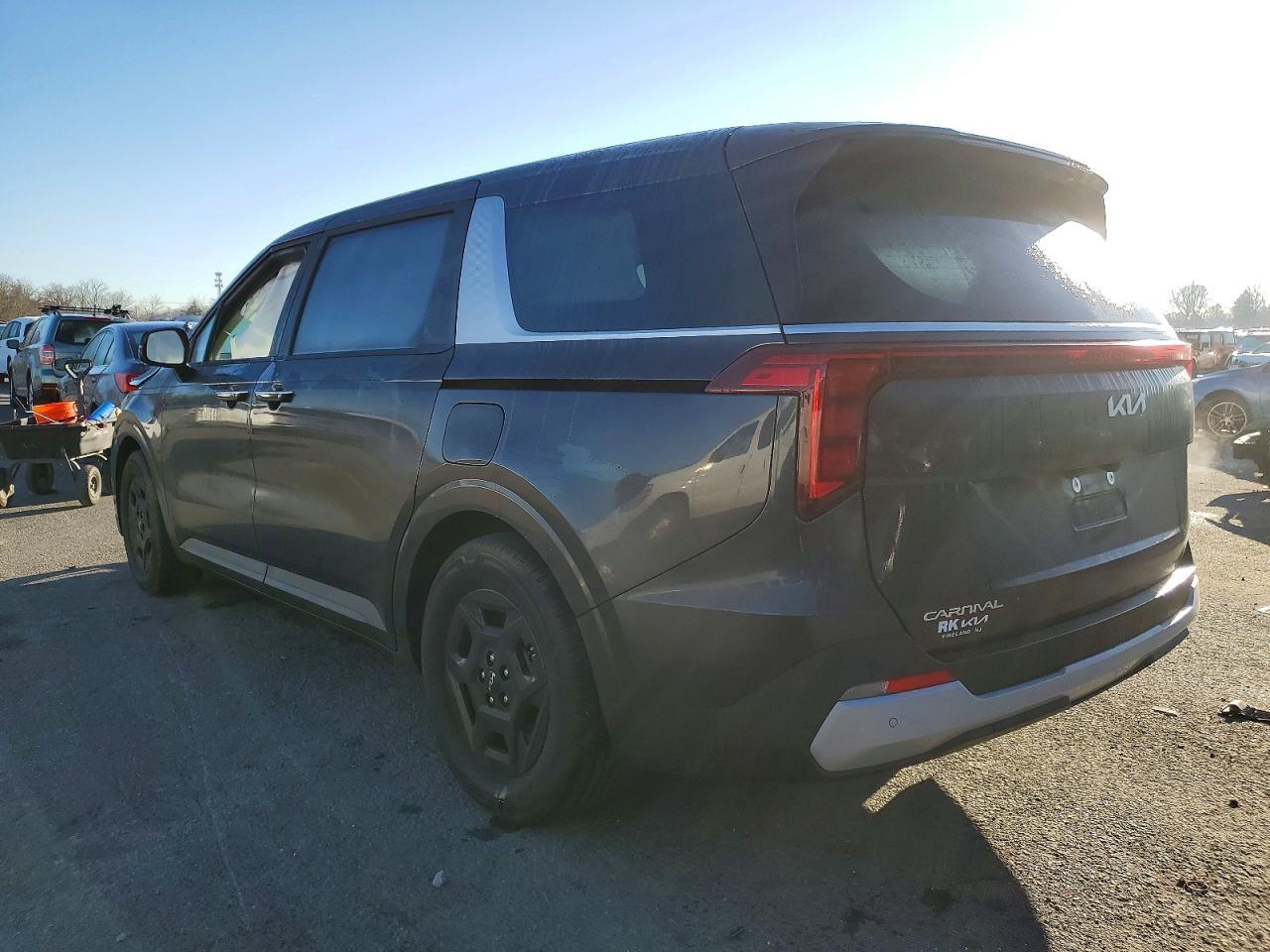 2026 KIA Carnival lx