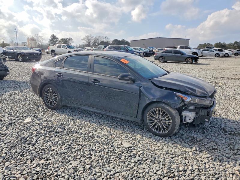2024 KIA Forte gt Line