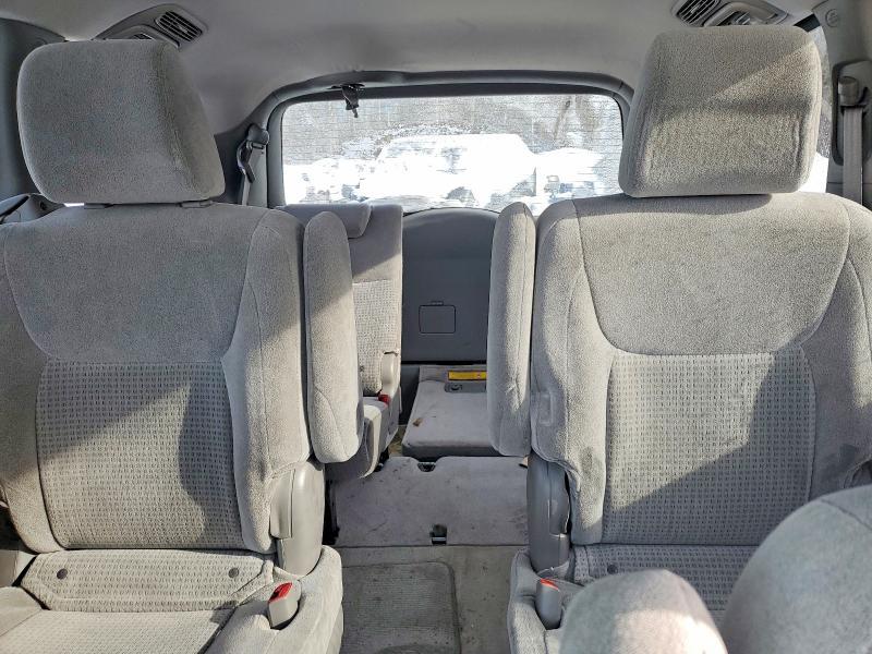 2010 Toyota Sienna ce