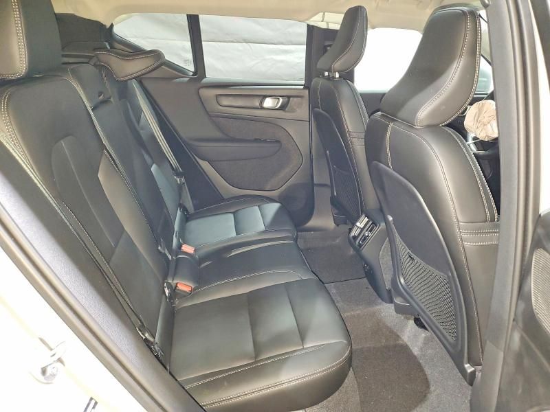 2025 Volvo Xc40 Core