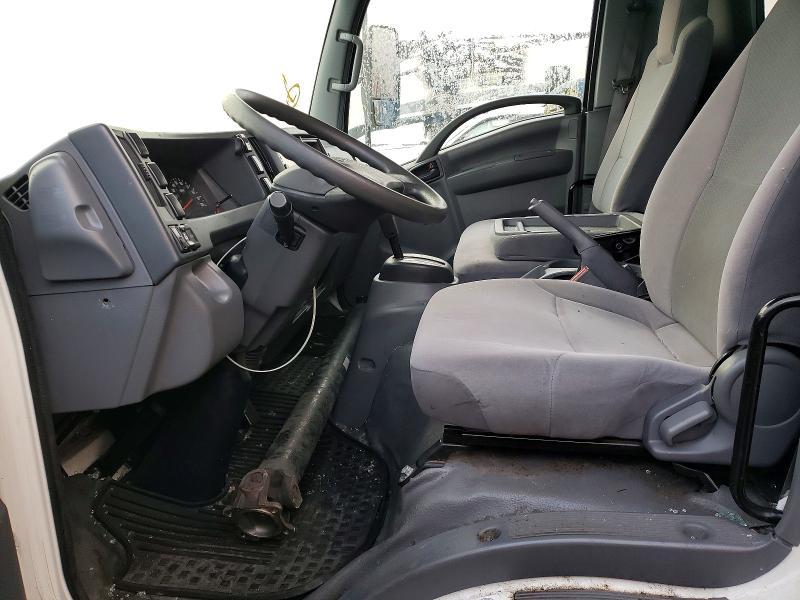 2016 Isuzu NPR BOX Truck