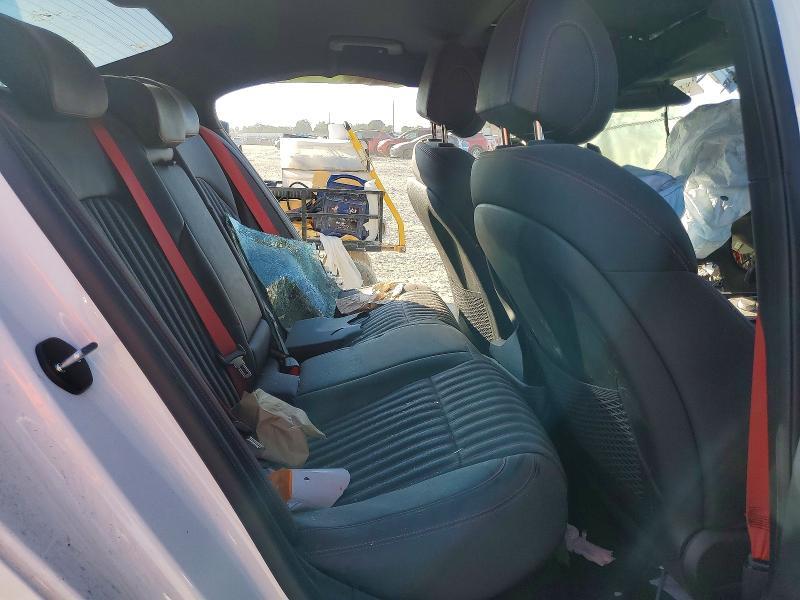 2022 Genesis G70 Base