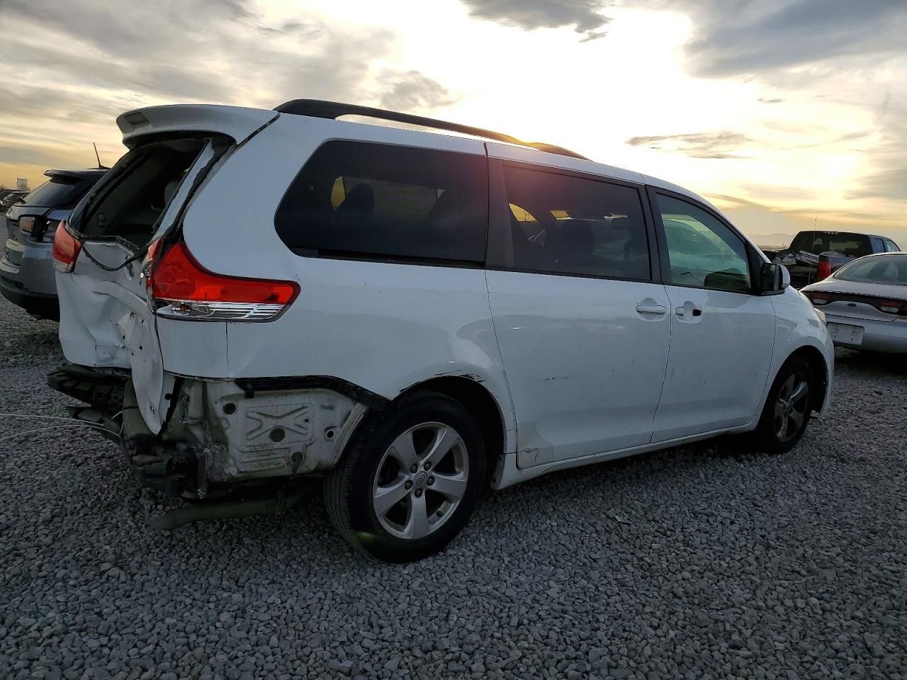 2014 Toyota Sienna le 8-passenger