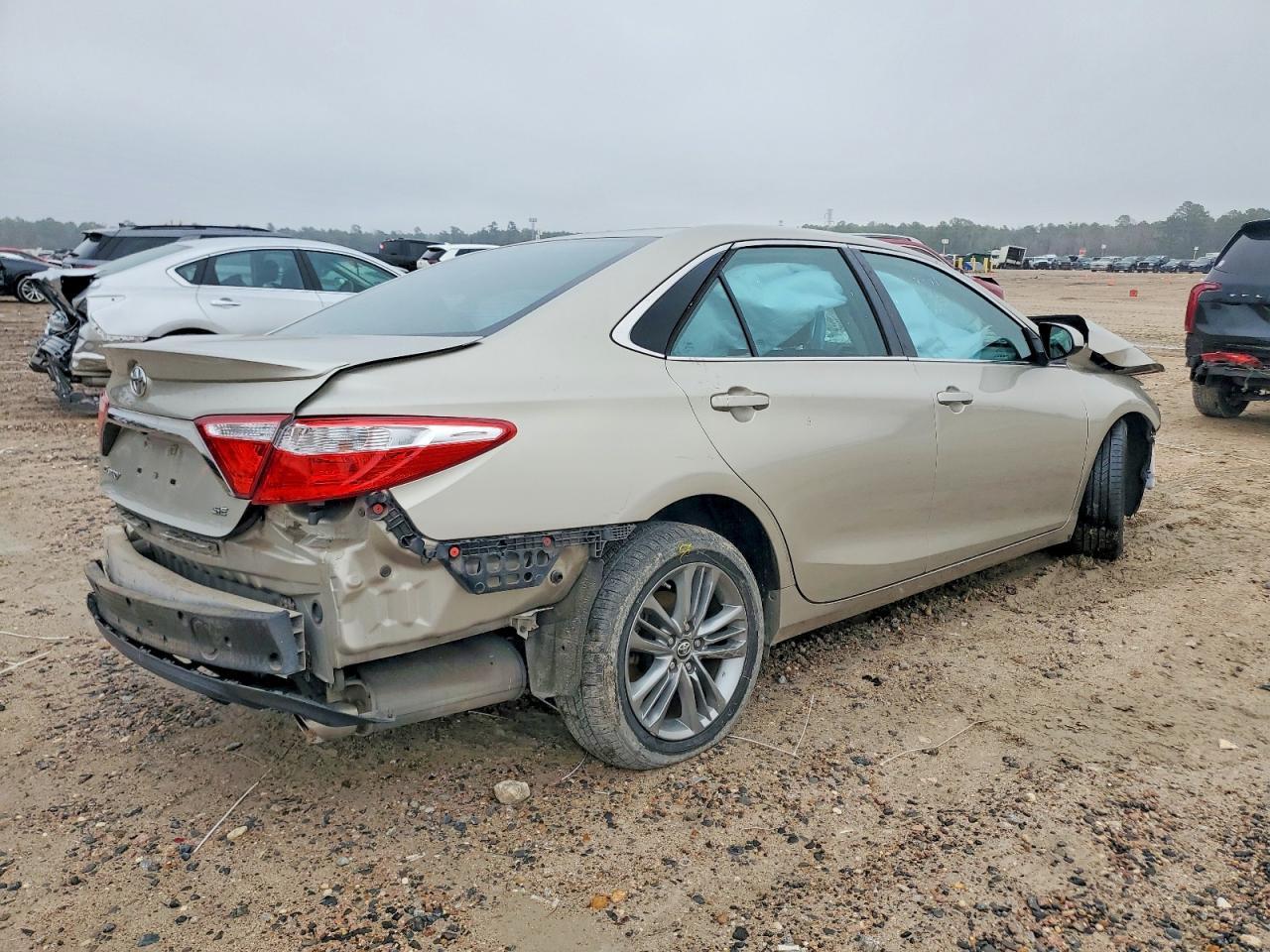 2016 Toyota Camry le
