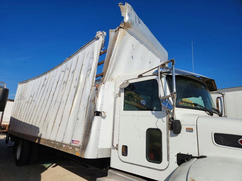 2018 Peterbilt 337 BOX Truck