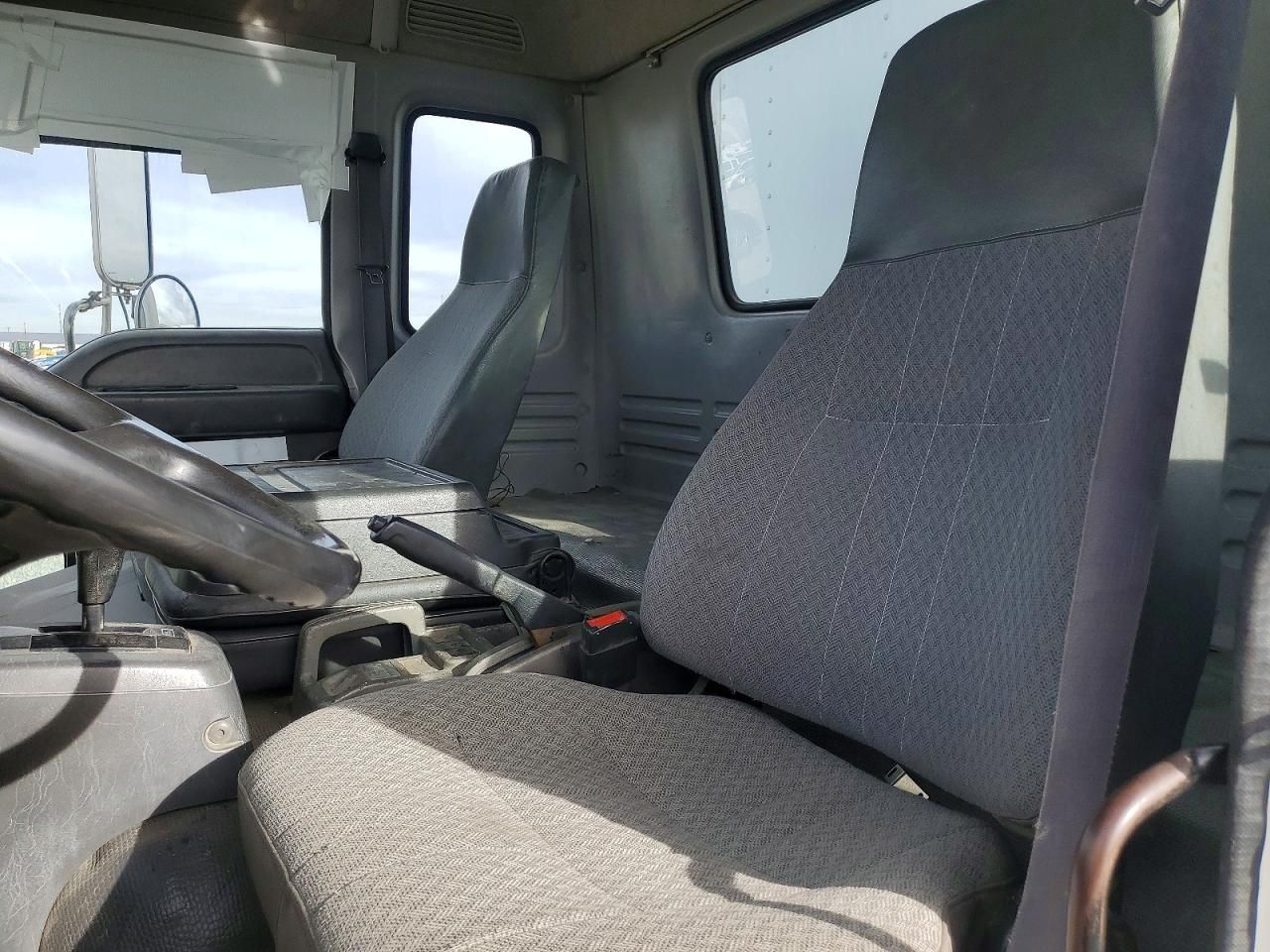 2005 Chevrolet T7500 BOX Truck