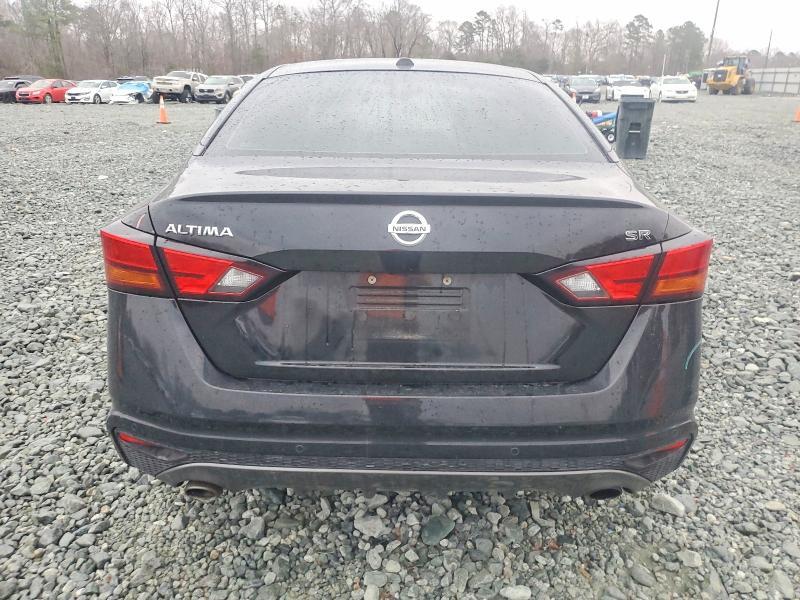 2021 Nissan Altima sr