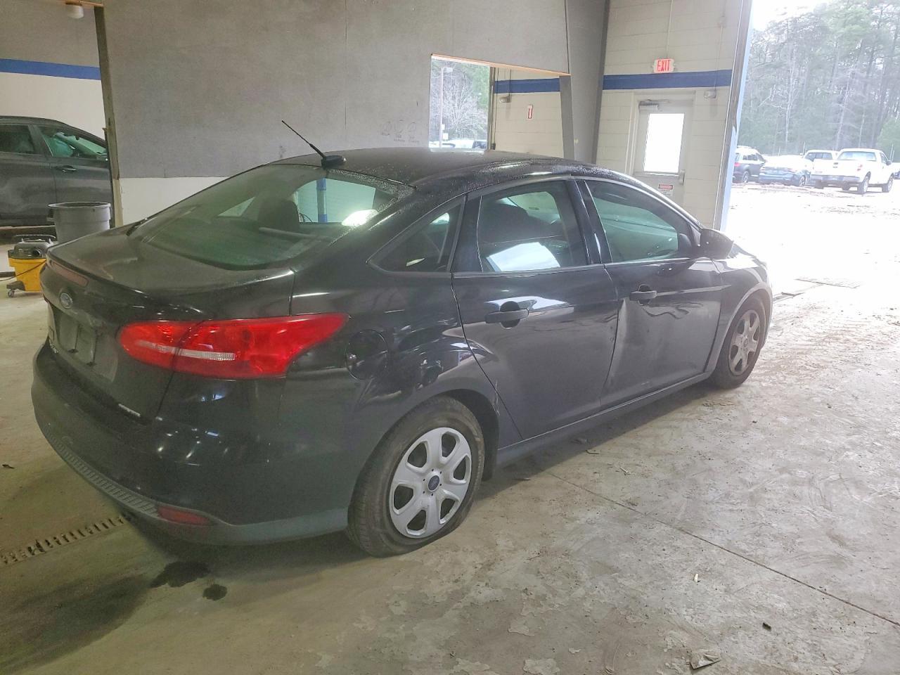 2015 Ford Focus s